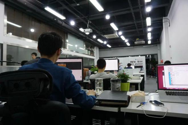 打破国外技术垄断！松江企业凭借自主网络技术研发斩获全国大奖